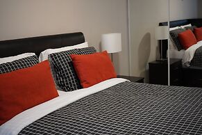 Living Suites Toronto Convention Centre