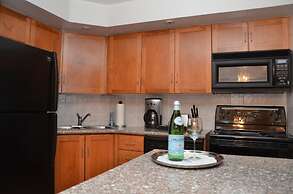 Living Suites Toronto Convention Centre