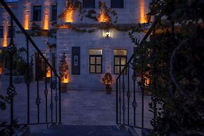 Sinasos Palace Cave Hotel