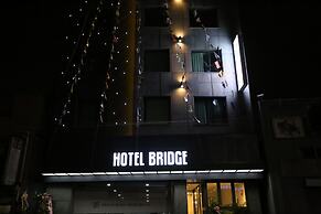 Hotel Bridge