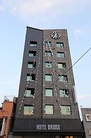 Hotel Bridge