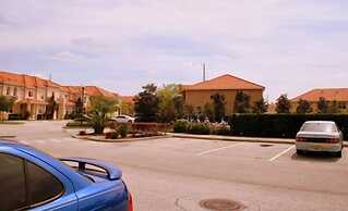 Orlando and Kissimmee Town homes by MyOrlandoStay