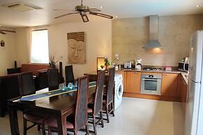 Sibaja Palms Sunset Beach Luxury Villa