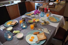 Sibaja Palms Sunset Beach Luxury Villa