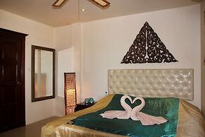 Sibaja Palms Sunset Beach Luxury Villa