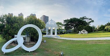 HUALUXE Hotels & Resorts Yangjiang City Center