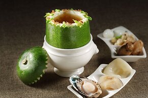 HUALUXE Hotels & Resorts Yangjiang City Center