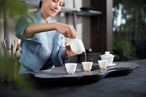 HUALUXE Hotels & Resorts Yangjiang City Center