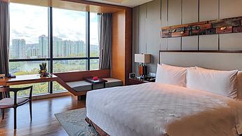 HUALUXE Hotels & Resorts Yangjiang City Center