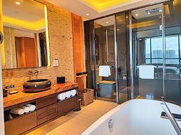 HUALUXE Hotels & Resorts Yangjiang City Center