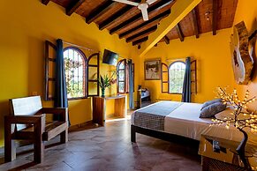 Hotel Suites La Hacienda