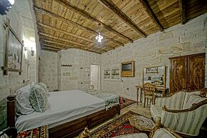 Elysée Cave House