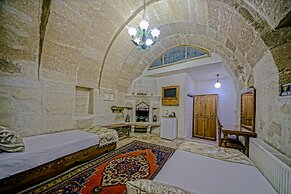 Elysée Cave House