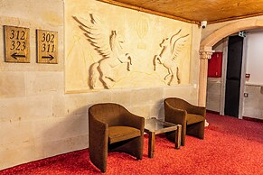 Ciner Hotel