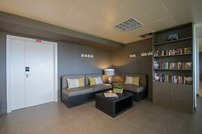 Hotel Oasis Salinas Sea