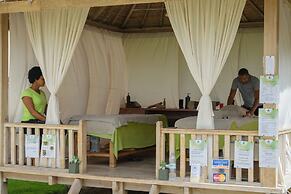 Hotel Oasis Salinas Sea