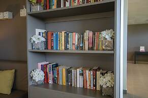 Hotel Oasis Salinas Sea