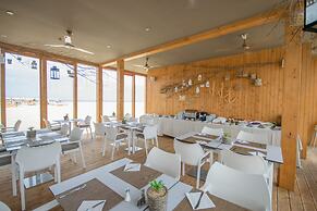 Hotel Oasis Salinas Sea