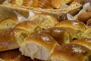 Hotel Oasis Salinas Sea