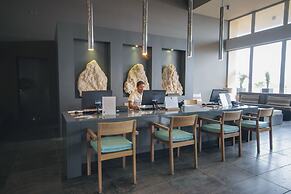 Hotel Oasis Salinas Sea