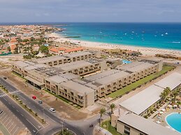 Hotel Oasis Salinas Sea