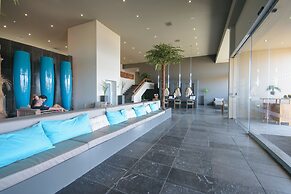 Hotel Oasis Salinas Sea