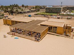 Hotel Oasis Salinas Sea