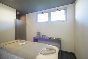 Hotel Oasis Salinas Sea