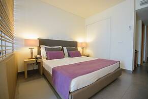 Hotel Oasis Salinas Sea