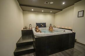 Hotel Oasis Salinas Sea