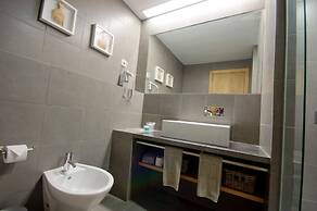 Hotel Oasis Salinas Sea