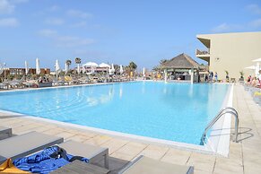 Hotel Oasis Salinas Sea