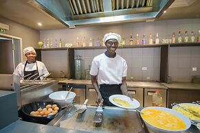 Hotel Oasis Salinas Sea