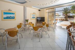 Cosmi Apartments by Estia