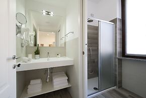 Monza City Rooms & Studios