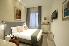 Monza City Rooms & Studios