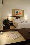 Mondrian Suite Hotel