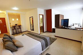 Mondrian Suite Hotel