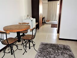 Mondrian Suite Hotel