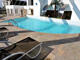 Mondrian Suite Hotel