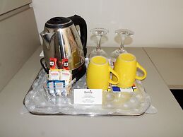 Mondrian Suite Hotel