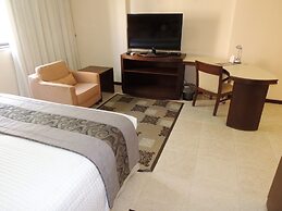 Mondrian Suite Hotel