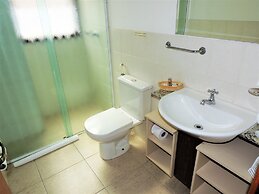 Mondrian Suite Hotel