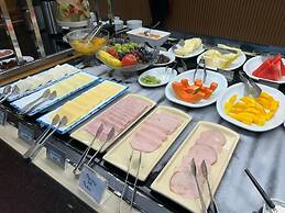 Mondrian Suite Hotel