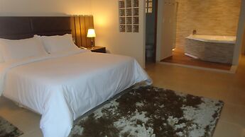 Mondrian Suite Hotel