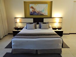 Mondrian Suite Hotel