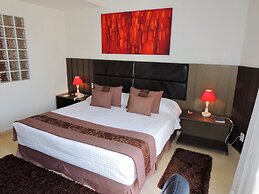 Mondrian Suite Hotel