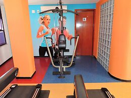 Mondrian Suite Hotel