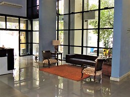 Mondrian Suite Hotel