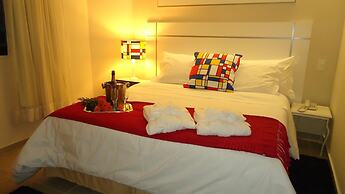 Mondrian Suite Hotel